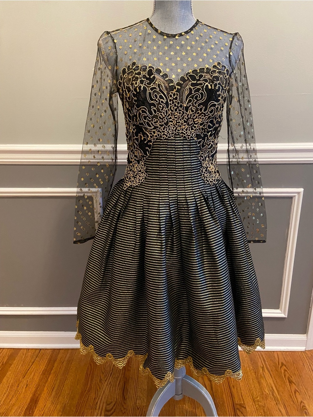 Vintage Victor Costa Black & Metallic Gold Cocktail Dress Womenβs Size 8 (read)